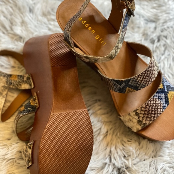 MADDEN GIRL SNAKE PRINT SANDALS SZ 8 - Picture 3 of 4